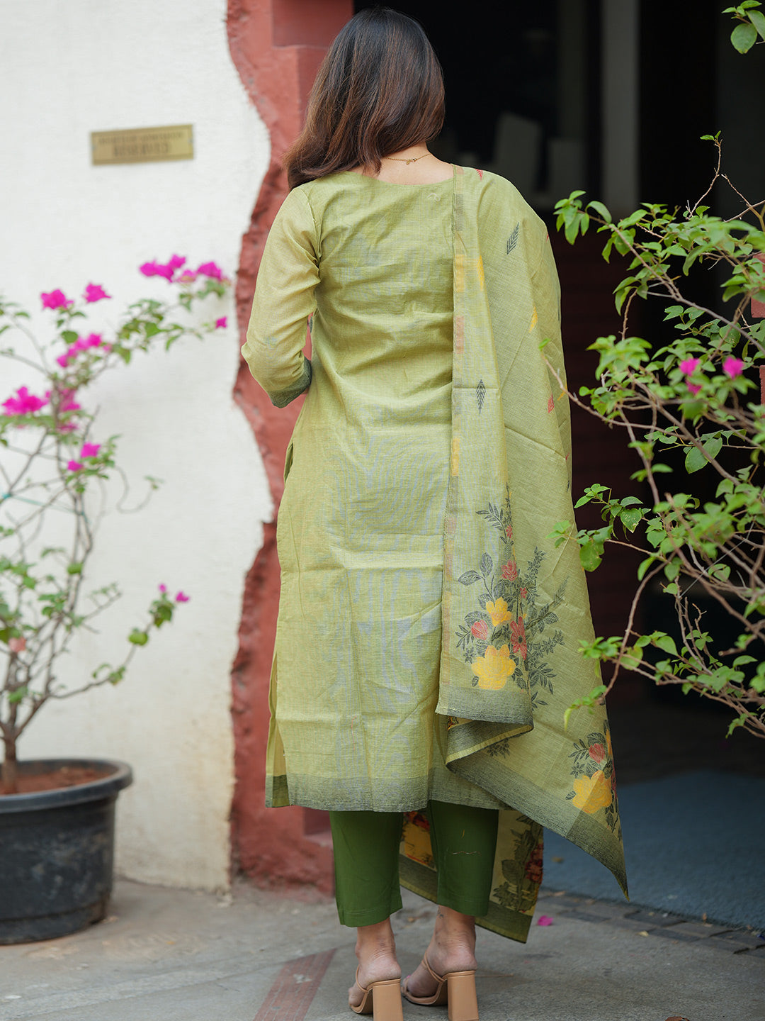 Color_ Mehndi Green